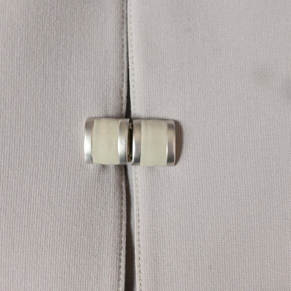 Valentino Boutique | Light Gray Wool-Blend Blazer Size: 10 - Picture 5 of 11